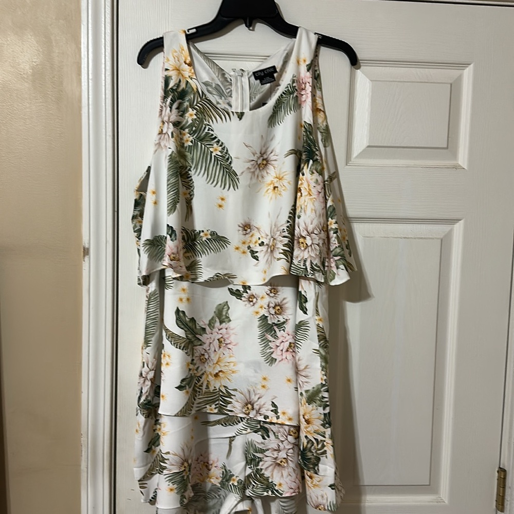 Floral Romper NWOT - Size 20